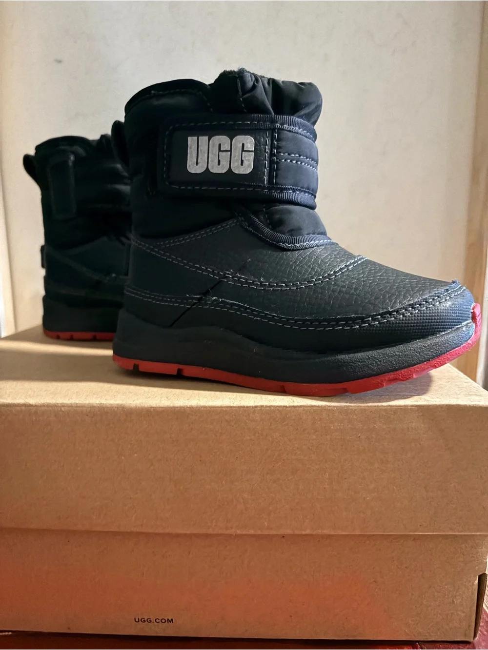 UGG KIDS. T TANEY WEATHER